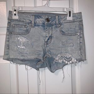AMERICAN EAGLE DETAILED SHORTIE JEAN SHORT